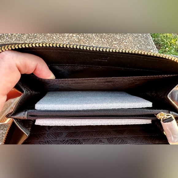 LOVE MOSCHINO!❤️Zip Around/ Black Faux Leather/Wallet w/gold hearts/studs - Picture 10 of 16